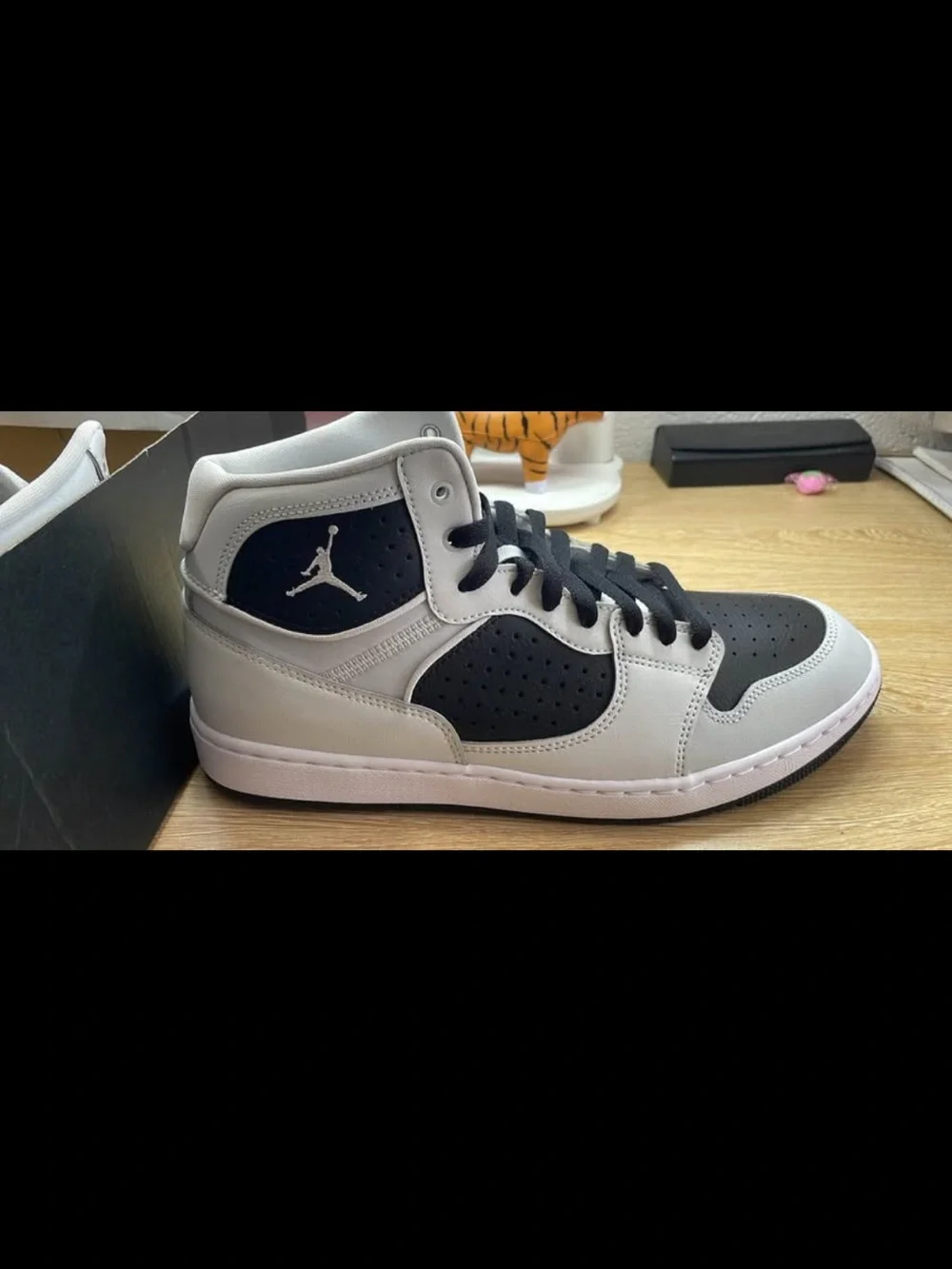 9M Jordan Jumpman Black Grey Sneakers